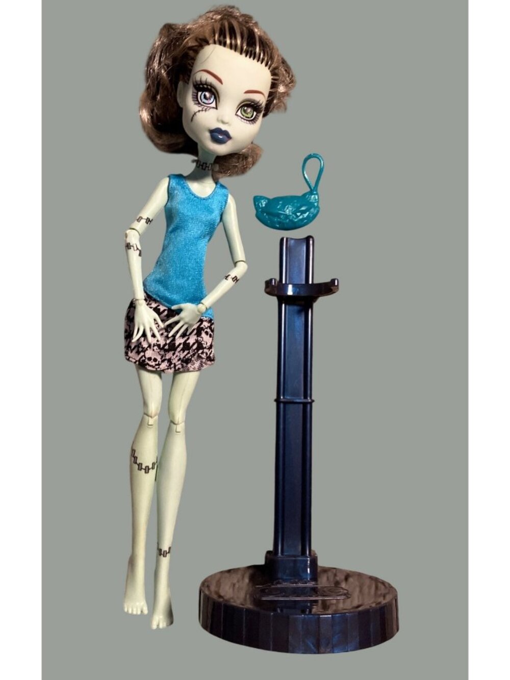 Monster High Scaris City of Frights Frankie Stein doll Mattel 2008